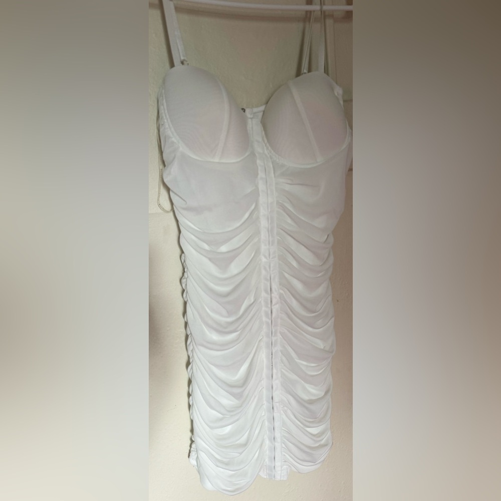 NEVER WORN|| L: White Haute Mon